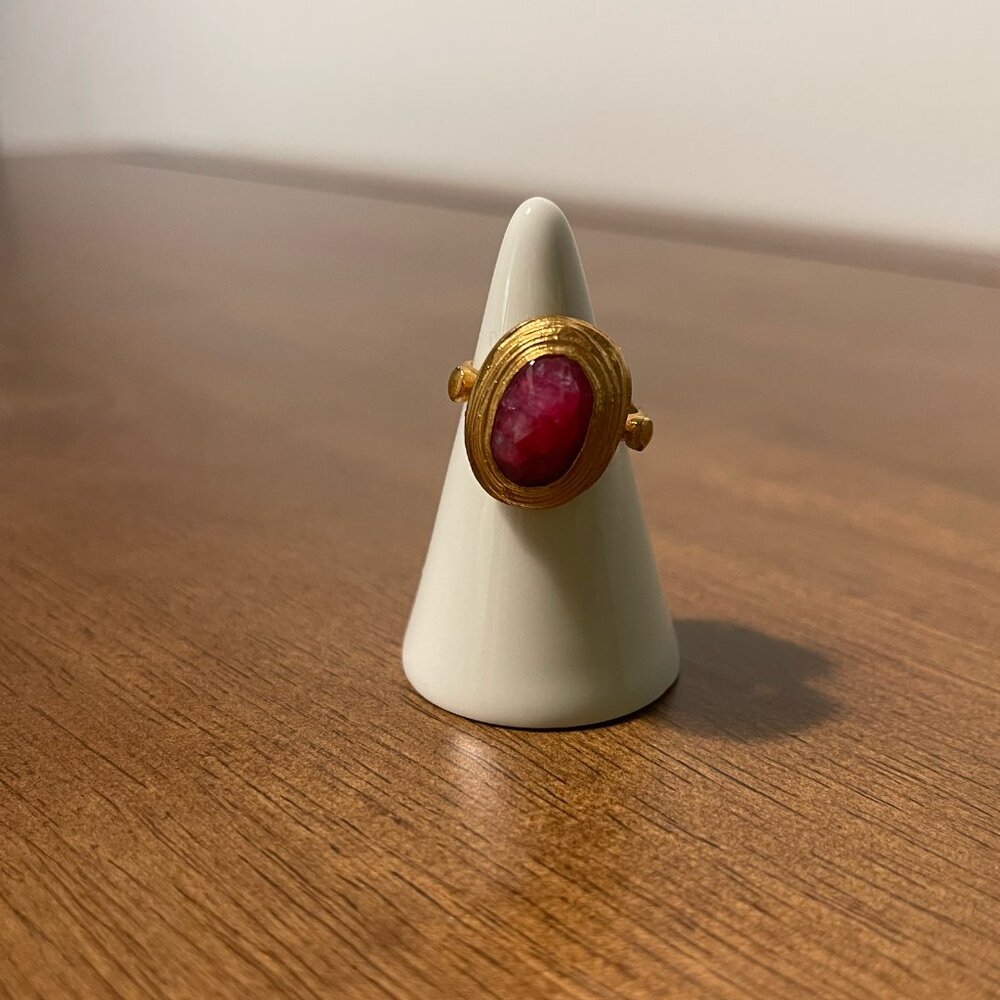 Round Gold Ruby Ring made of brass